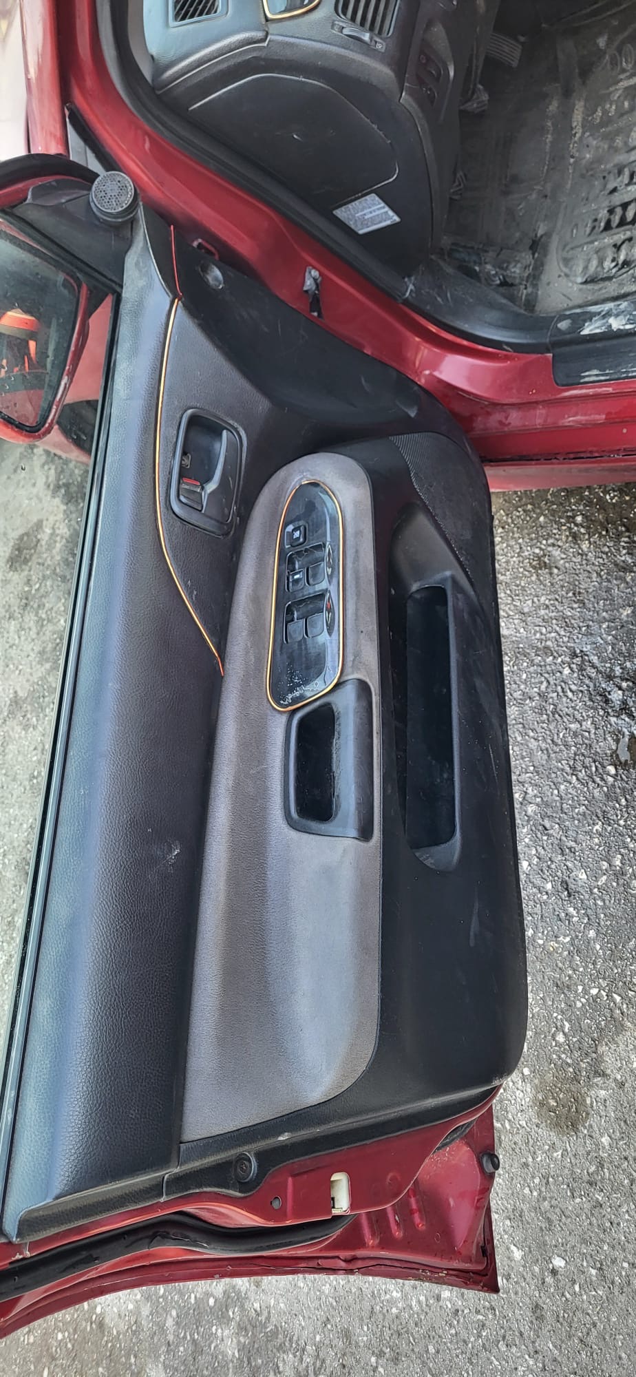 LANCER 2006 MODEL CAM KİRKOSU