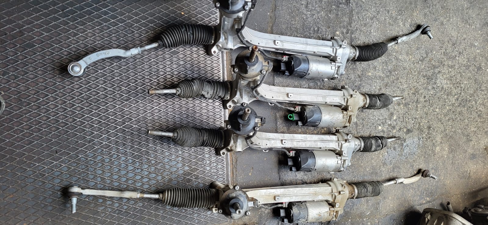 MASTER 4 ELEKTİRİKLİ DİREKSİYON KUTUSU