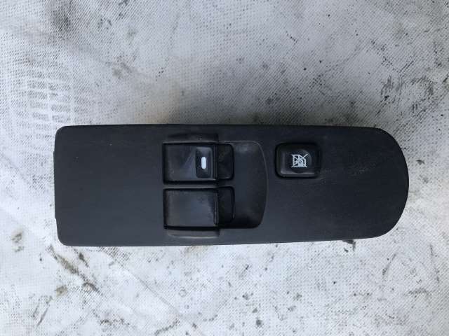 MİTSUBİSHİ COLT ÇIKMA CAM DÜĞMESİ